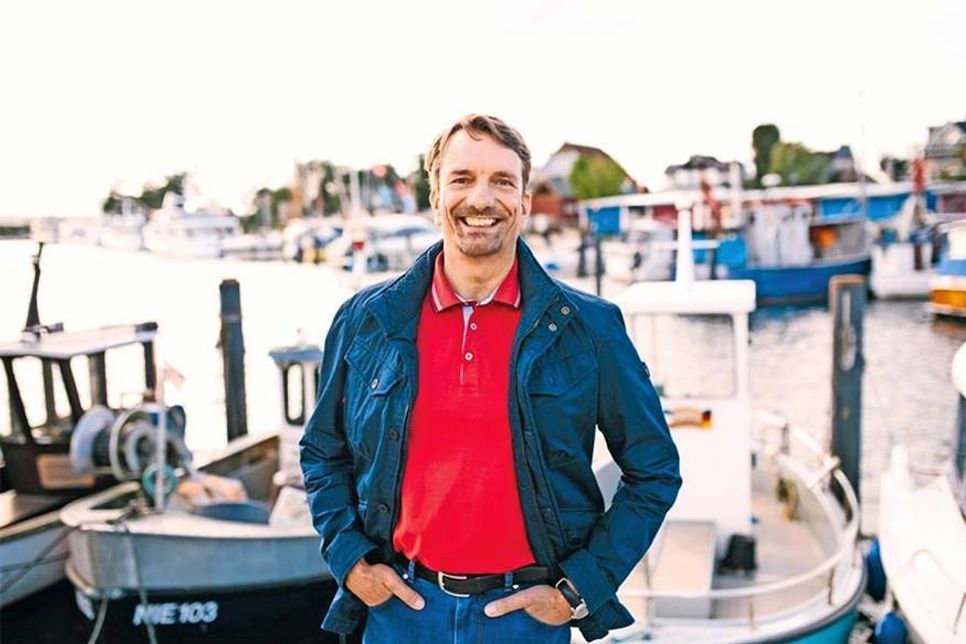 Bastian Sick lebt seit drei Jahren in Niendorf an der Ostsee. Am 10. September liest der Erfolgsautor zungunsten des Orgelbauvereins.