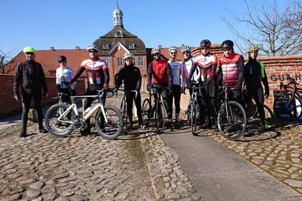Die Rennradsparte des TSV Neustadt hat ihre Saison eröffnet.