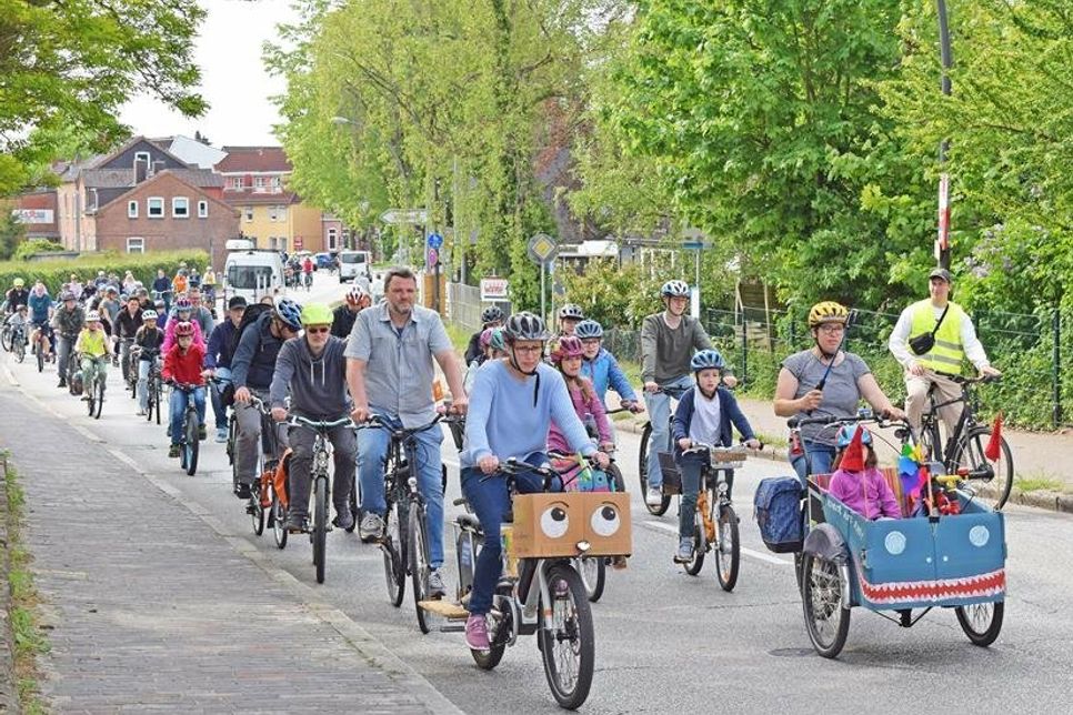 Für bessere Rahmenbedingungen für das Fahrrad demonstrierten rund 350 Radfahrende am letzten Sonntag