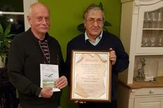 Wilhelm Rohwedder (lks.) erhielt die Ehrenmitgliedschaft vom amtierenden 1. Vorsitzenden Jürgen von Schassen überreicht.