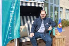 Noch näher dran an den Menschen: Mirko Spieckermann hat am 26. April und am 1. Mai neben sich einen Platz im Strandkorb frei.