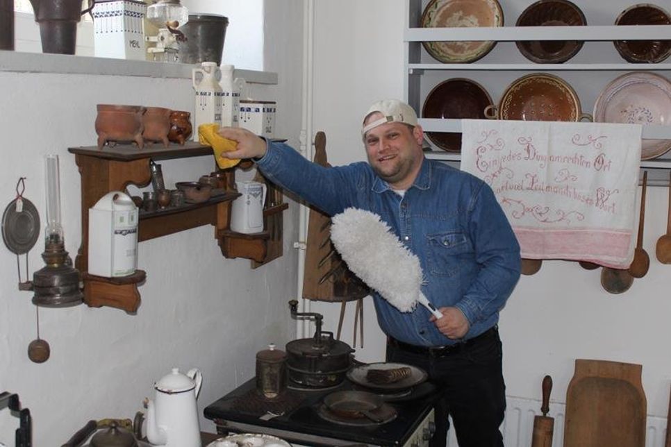 Beim Frühjahrsputz am 27. April von 14 bis 17 Uhr hofft Marc Dobkowitz auf tatkräftige Unterstützung. Der Vorsitzende des Fördervereins Dorfmuseum Schönwalde verspricht Spaß bei der Arbeit.
