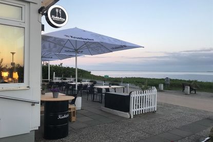 Traumhafte Lage direkt am Strand.