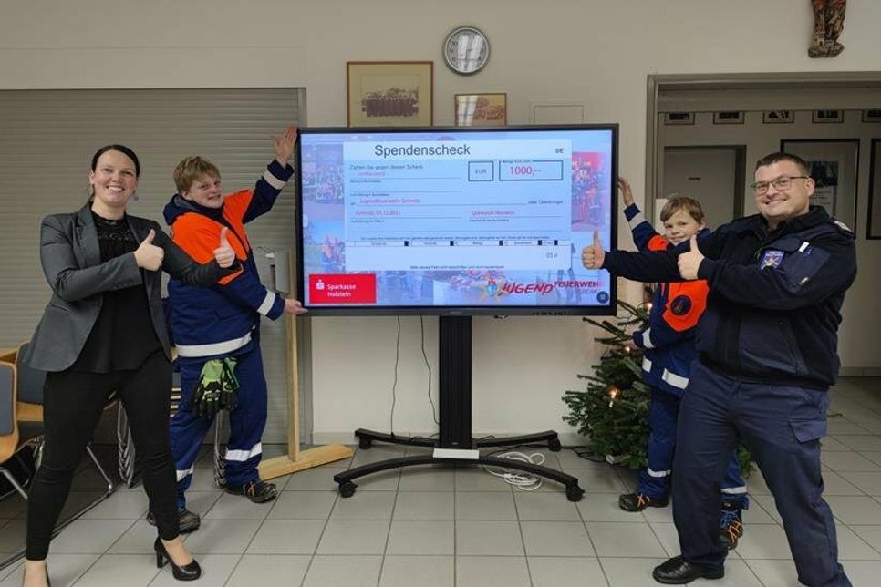 Die Jugendfeuerwehr freute sich sehr über die Spende.