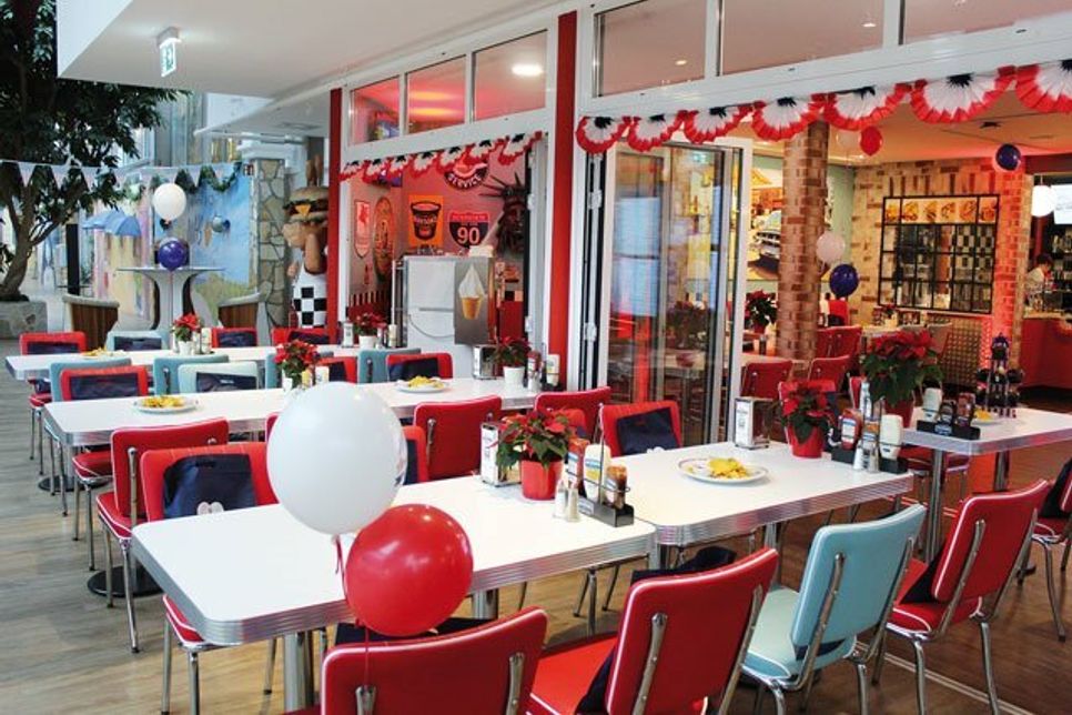 Der Außenbereich des American Diner in der Dünenpassage zur Eröffnung am 8. Dezember.