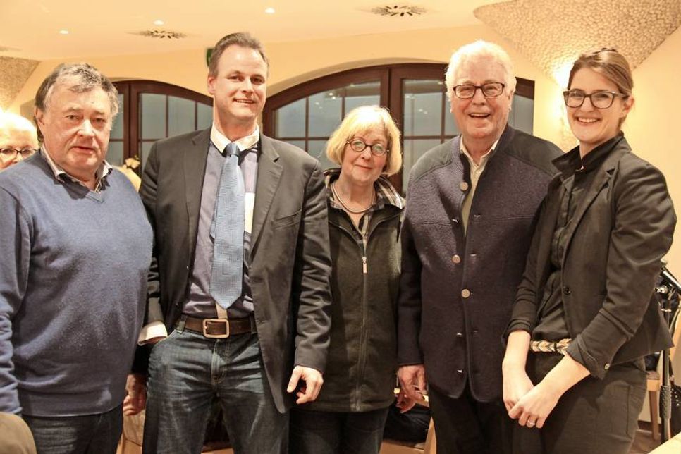 Peter Piechotta, Wolfgang Westphal, Ursula Rakel, Werner Leinweber mit Anwältin Friederike Wachs (v. lks.).