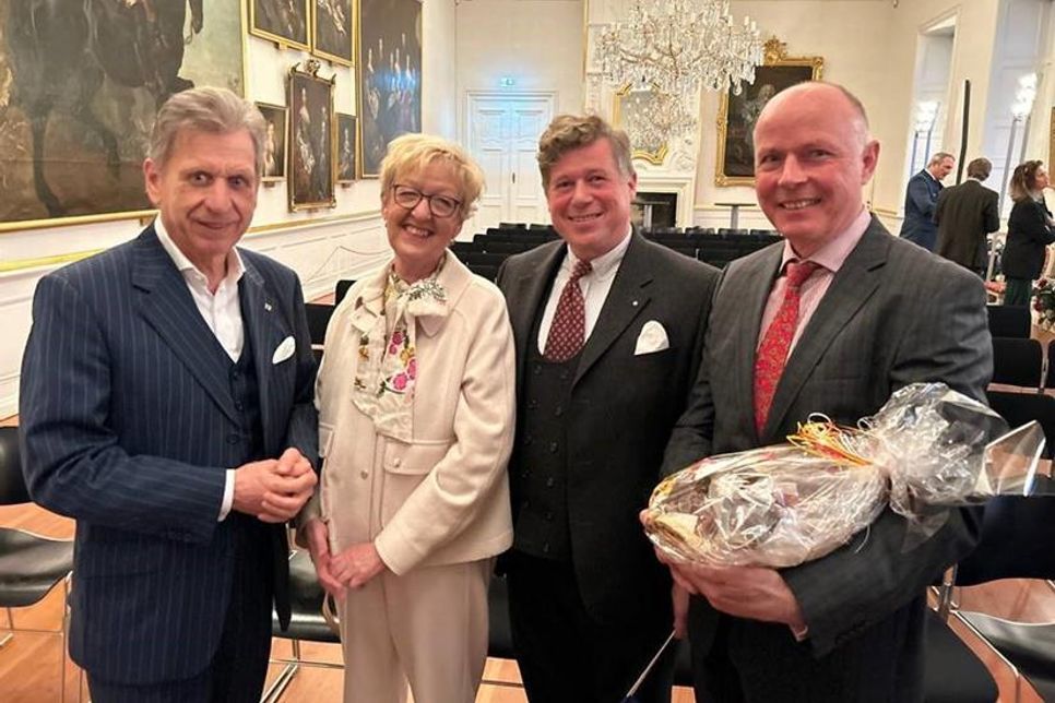 Der Honorarkonsul der Republik Finnland Bernd Jorkisch, Dr. Stefanie Babst, Mirko Schönfeldt und Dr. Bahle (Ehemann von Dr. Babst) (v. lks.).