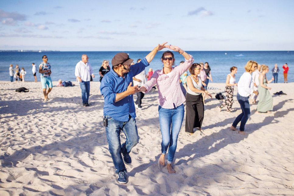 Ab 4. Juli heißt es wieder „Salsa on the beach“ in Scharbeutz.