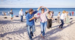 Ab 4. Juli heißt es wieder „Salsa on the beach“ in Scharbeutz.