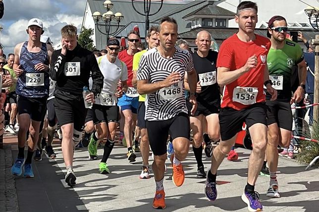 403 Läuferinnen und Läufer gingen auf die 10 Kilometer-Strecke.