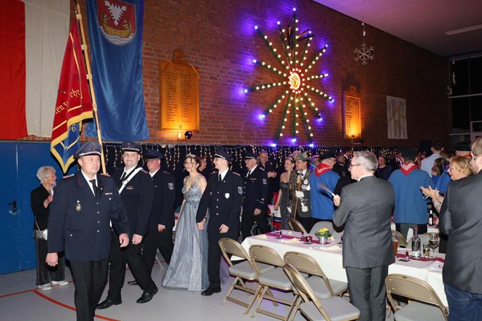 Die Veranstaltung beginnt mit der Königsparade.