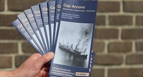 Der neue Flyer weist auch auf den Cap-Arcona-Newsletter hin.