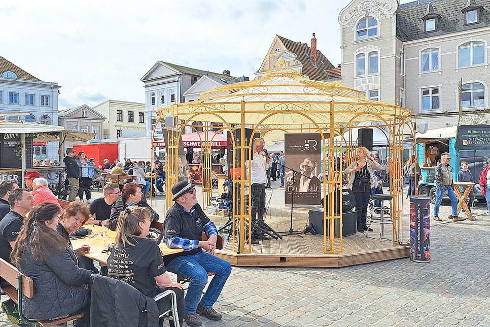 Rund um den Pavillon soll buntes Treiben herrschen.
