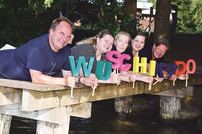 Der Dorfvorstand von Klingberg freut sich auf viele Besucher zu „WuSchiKaDo“ am kommenden Wochenende.