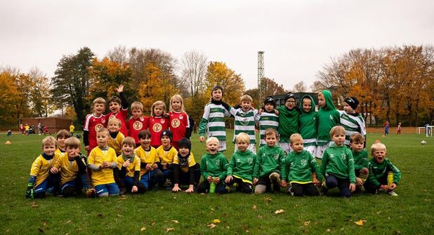 Die teilnehmenden Mannschaften.