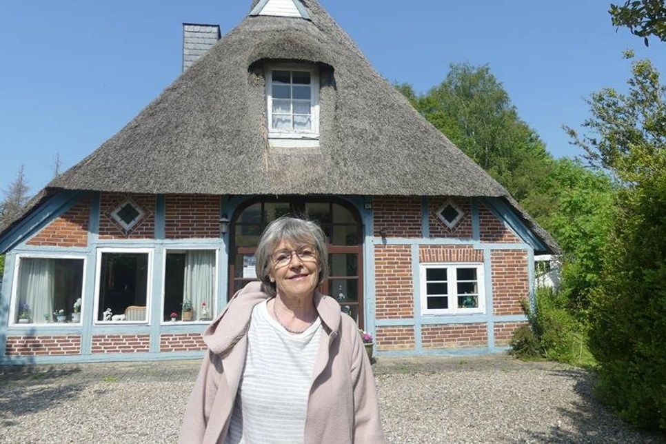 Am kommenden Samstag findet hier im und rund um das Behrendhaus im Neuheikendorfer Weg 136 das große Sommerfest des Fördervereins statt – die Vorsitzende Brigitte Kemlein und ihre MitstreiterInnen freuen sich auf viele kleine und große Besucher.