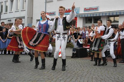 Beim „Tanz in den Straßen“ ging es einmal rund um den Marktplatz.