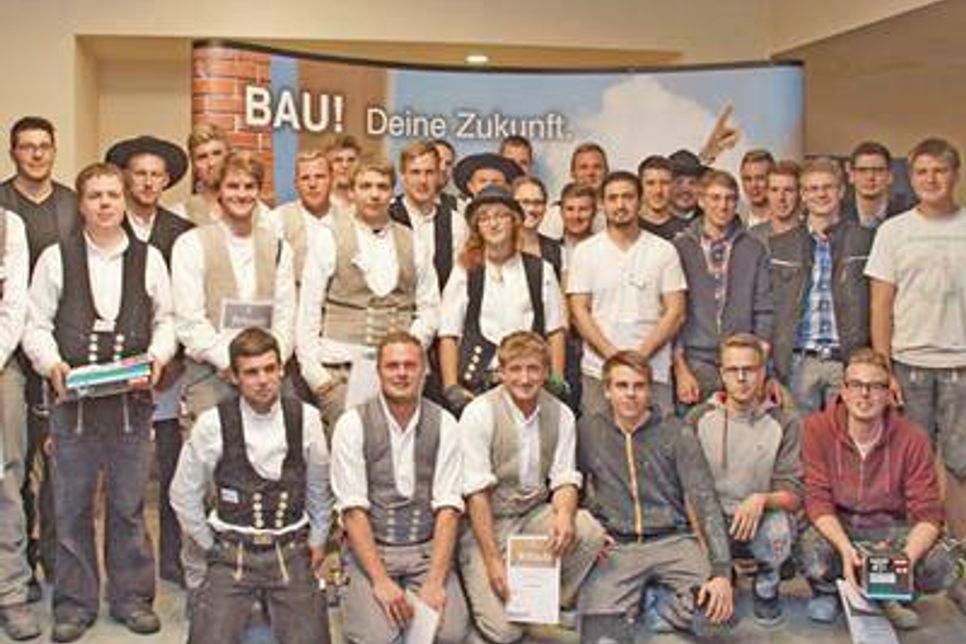 Alle 28 Junggesellen, die zu den Landesmeisterschaften angetreten waren, beendeten ihre Arbeiten nach sieben bis acht Stunden.