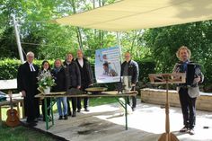 Mit dem Gottesdienst für Mensch und Tier an Himmelfahrt wurde das Veranstaltungsdeck mit schützendem Sonnensegel im Naturerlebnisraum Pfarrhof Schönwalde seiner Bestimmung übergeben. Einen Zuschuss für die Errichtung gab es vom Umweltministerium des Landes und weitere 5.000 Euro vom Windparkbetreiber Prokon eG.