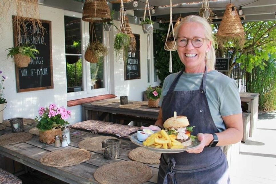 Pamela Krabbe setzt in ihrem Restaurant auf guten Geschmack, sei es bei den köstlichen  Gerichten, wie den hausgemachten Burgern oder bei der gemütlichen Atmosphäre.