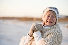 Trotz kühler Temperaturen ist Bewegung besonders für Arthrose-Patienten sinnvoll und wichtig. (Foto: djd/CH-Alpha-Forschung/Kablonk Micro - Fotolia)