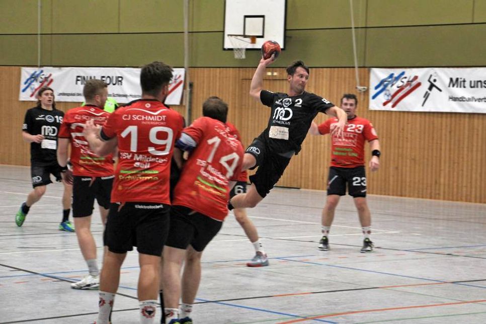 Beeindruckender Sprungwurf von Tjark Müller, der zum besten Spieler des Endspiels ausgezeichnet wurde.