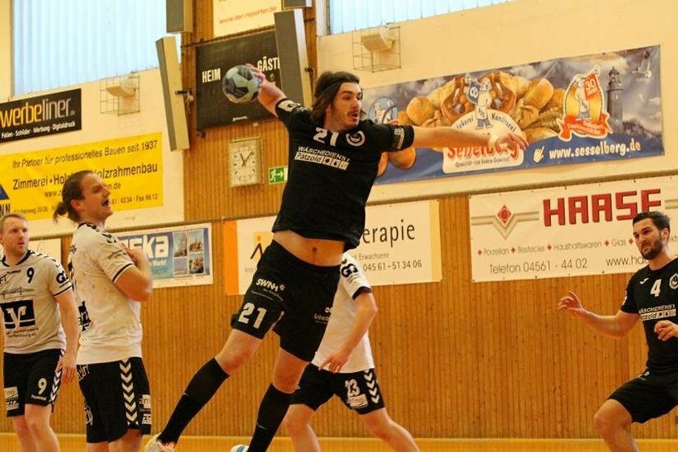 Wechselt in der kommenden Saison zu den Mecklenburger Stieren nach Schwerin - Mats Schramm Nr. 21.