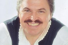 Als Stargast wird der weltberühmte Tenor, Kammersänger Peter Seiffert, beim Eröffnungskonzert auftreten. Er gilt als einer der bedeutendsten Wagner-Sänger unserer Zeit, hat gerade in diesem Herbst an der Oper Köln als Tristan erneut Triumphe gefeiert.