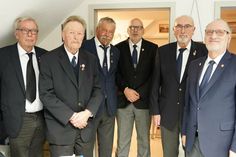 Die geehrten für 5, 10 und 20 Jahre Mitgliedschaft mit Hans-Erwin Jaekel (re.), der die Ehrung durchführte.
