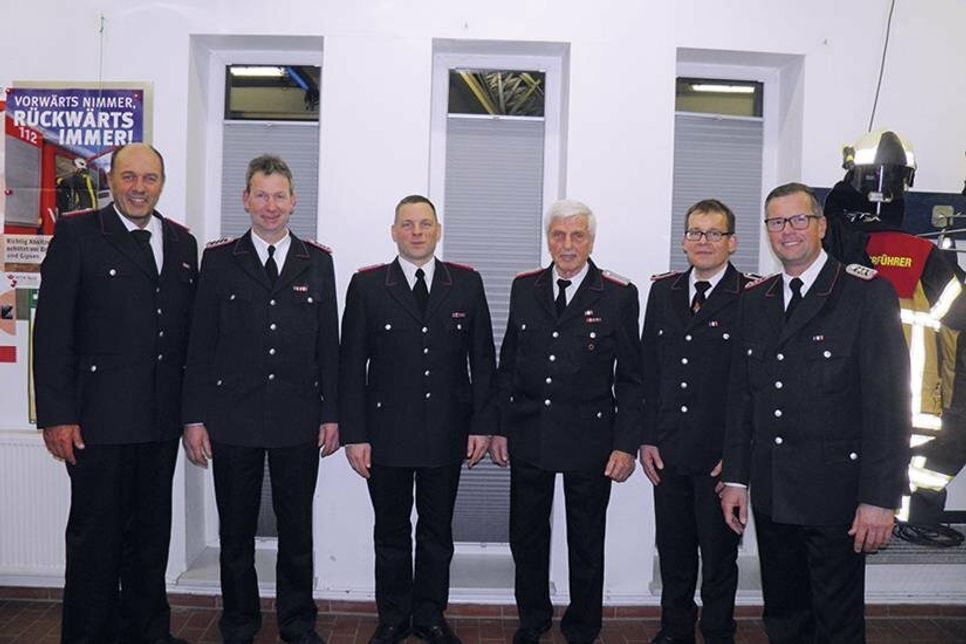 Gruppenbild zum Abschluss der Jahreshauptversammlung (v.l.): Hans-Werner Manske, Kai Giebelstein, Boris Koglin, Wilhelm Kamerichs, Holger Breitner-Regenhard, Sven Bender.