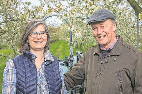 Miriam und Volker Schneekloth bauen seit 1991 Obst an und führen den Betrieb mit Herzblut und Leidenschaft.