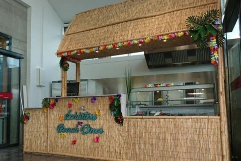 Letzte Handgriffe sind noch zu tun, bis sich am Freitag der gesunde Döner Kebab als wahres Soul Food in der nahkauf-Filiale präsentiert.