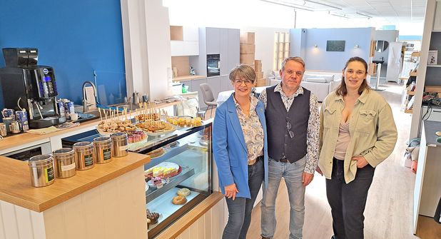 Neues Projekt des Familienunternehmens: Birgit und Heinrich Müller sowie Tochter Janina Hörmann laden zur Eröffnung von „Mare Wohnen“ ein.