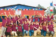 Das internationale VIA CORDIUM Team bei der Einweihung des Gemeindehauses mit Krankenstation.