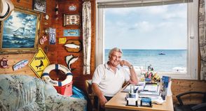 Der Timmendorfer Fotograf Wolfgang Köhler stellt in der neuen Ausstellung „WIR“ Menschen in den Mittelpunkt.