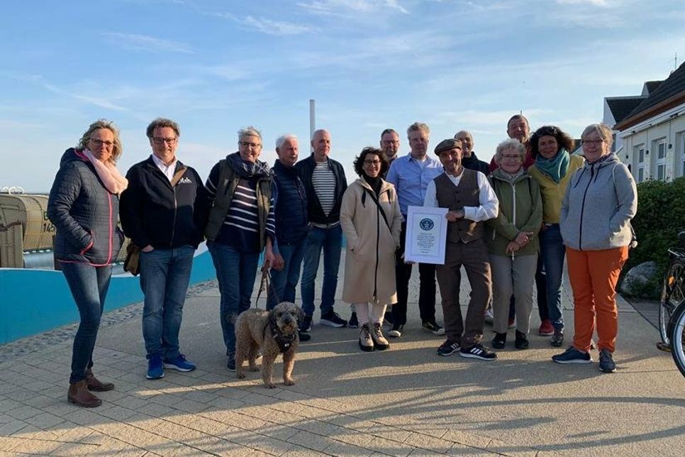 Gruppenbild auf der Promenade.