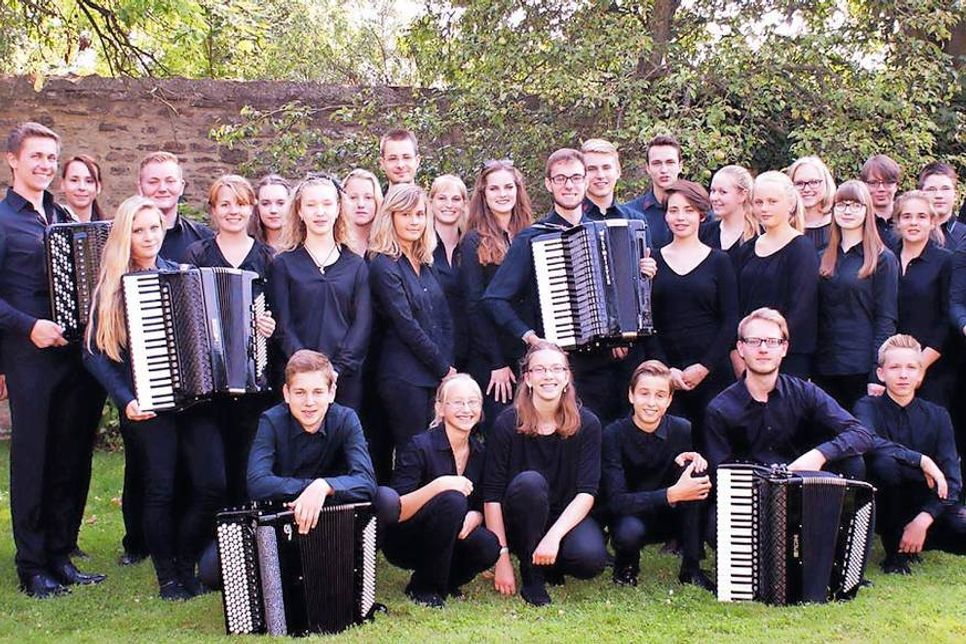 Das Landes-Akkordeon-Ensemble Sachsen-Anhalt kommt am 4. August zu einem Benefiz-Konzert in den großen Saal des Maritim Seehotels. (Foto: VA)