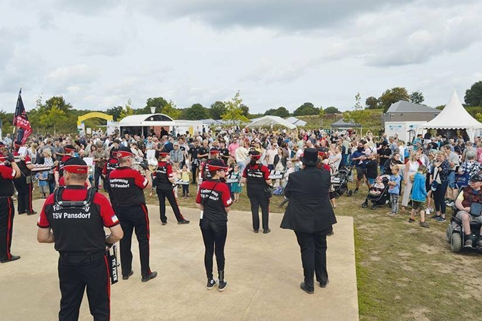 An beiden Tagen war die Festwiese prall gefüllt.
