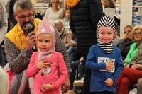Zauberhaft: Die jüngsten Models zeigten, wie wandelbar ihre Shirts mit Wendepailletten sind.