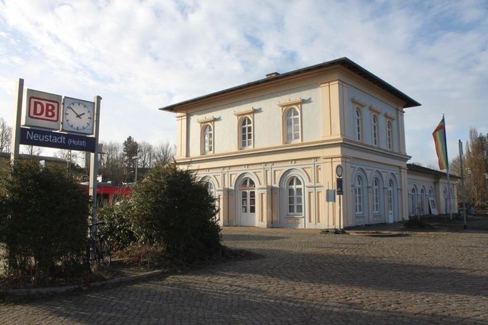 Die Fläche um den Bahnhof in Neustadt wird sich im Rahmen der Neugestaltung der Hafenwestseite ebenfalls völlig verändern.