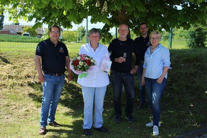 Verabschiedung einer treuen Mitarbeiter-Seele: Frank Sköries, Sigrid Schmidt, Karl-Heinz Sköries, Stefan Sköries und Kirsten Sköries. (v. lks.).