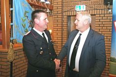 Tade Peetz beglückwunschte Roland Knoth zum stellvertretenden Gemeindewehrführer.