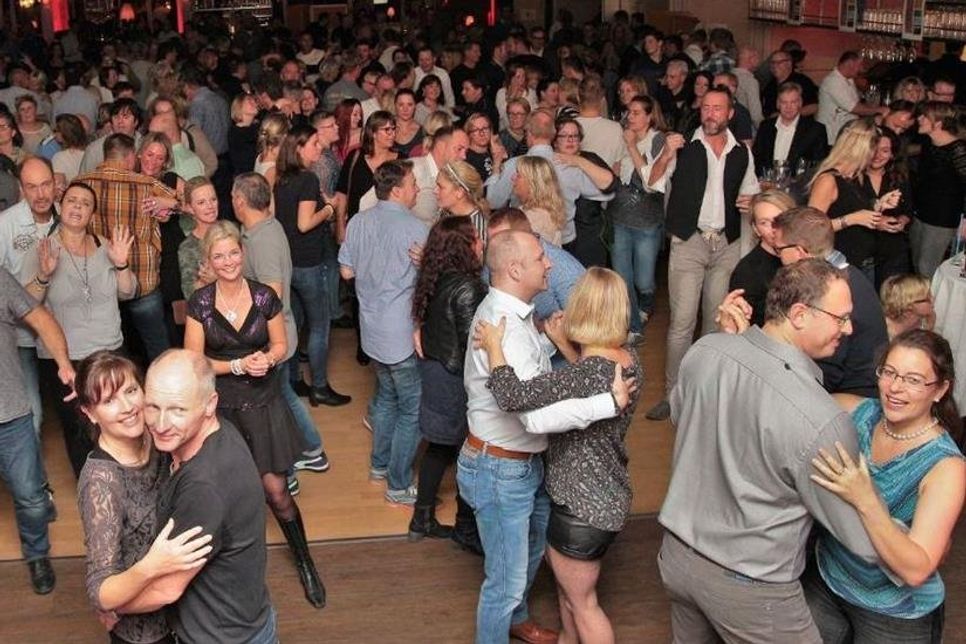 Auf der exklusiven Party können Tanzfreudige und Partygänger bis zum Abwinken schwofen.