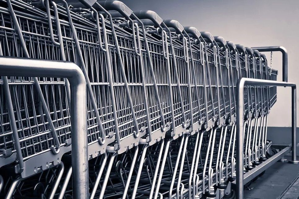 https://cdn.pixabay.com/photo/2016/03/23/19/38/shopping-cart-1275480_960_720.jpg