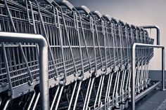 https://cdn.pixabay.com/photo/2016/03/23/19/38/shopping-cart-1275480_960_720.jpg