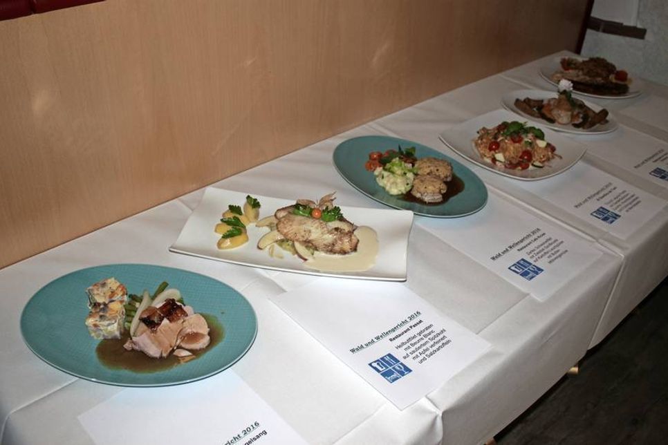 Für Fisch- und Fleischliebhaber hält die Kellenhusener Gastronomie verschiedene Kreationen bereit.