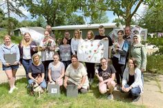 „Tierschutz ist Mitweltschutz“ - dieser Ansicht sind inzwischen die Teilnehmerinnen und Teilnehmer des Seminars Silja Brech, Maja Kotschate, Lina Marie Prohl, Alina Landschof, Jasmin Spendler, Ilaf Mostafa, Neele-Marie Harms, Dominique Grimm, Nina Lüdtke, Nena Magnus, Tjorven Hoffmann, Sven Christian Stehmeier, Sophie Homrich, Jan Teß und Hendric Wagener.