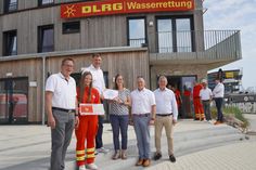 Besonders stolz über das Zertifikat zeigten sich Bürgermeister Sebastian Rieke (lks.) und TSG-Betriebsleiter Manfred Wohnrade (re.).