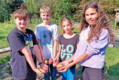 … und präsentieren ihre bunten Schätze.