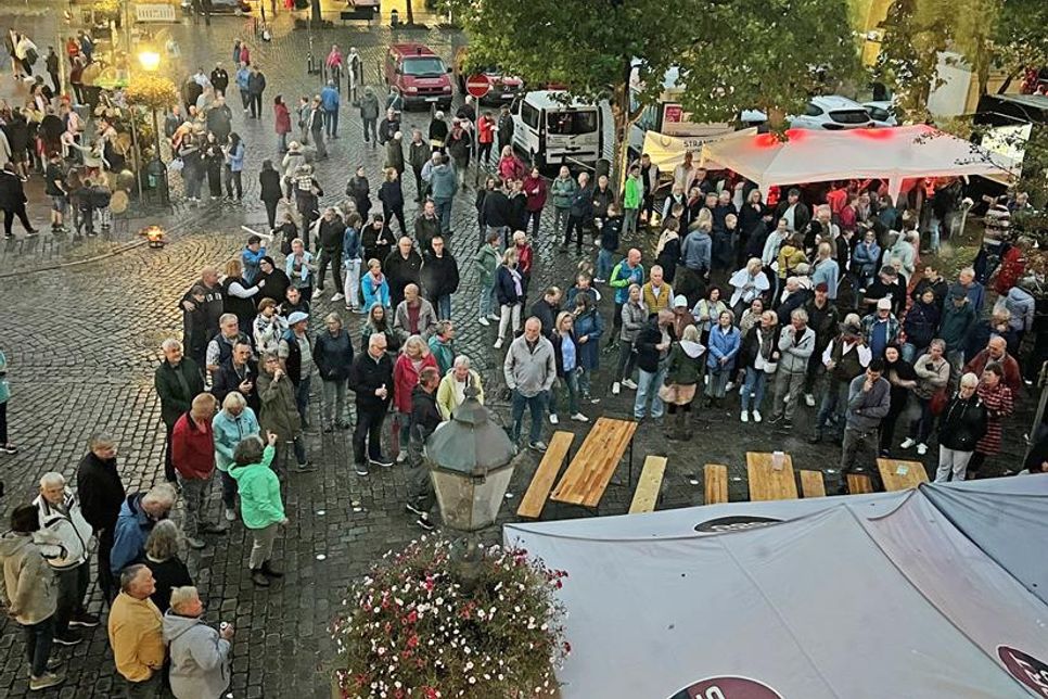Anziehungspunkt Marktplatz: beim Herbstzauber präsentiert sich die Lütjenburger Geschäftswelt mit buntem Kulturprogramm.
